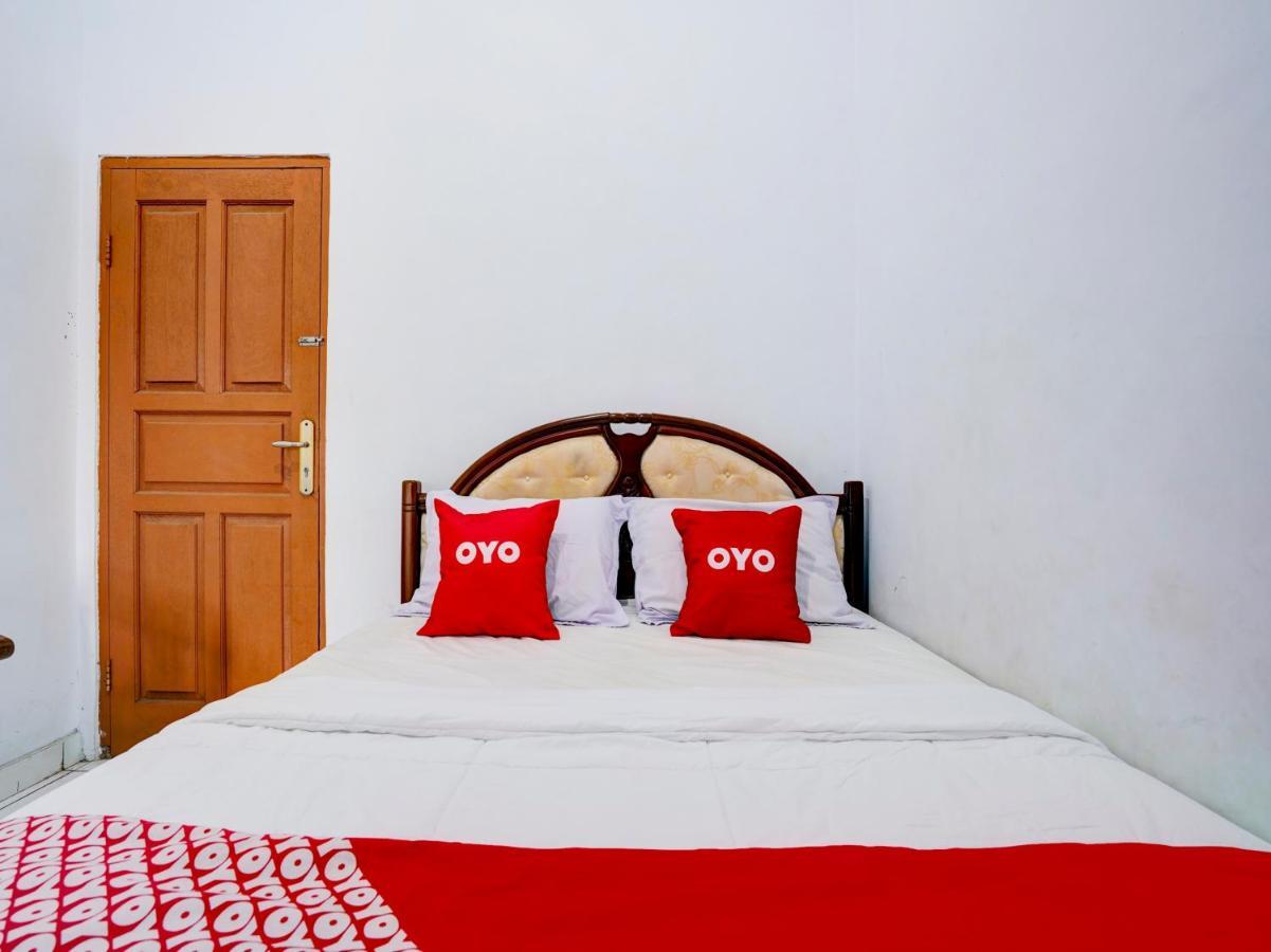 Super Oyo 90118 Hotel Diamond Syariah Субанг Экстерьер фото
