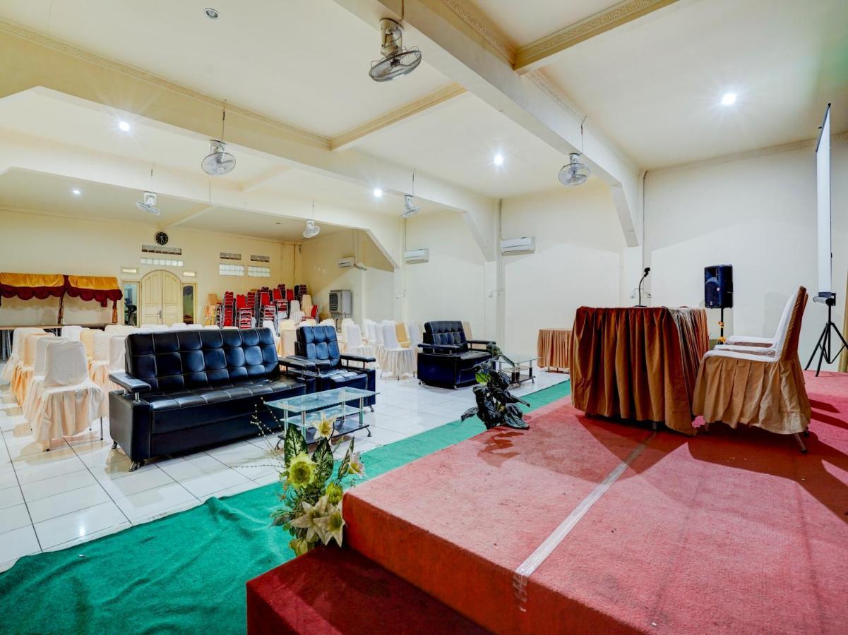 Super Oyo 90118 Hotel Diamond Syariah Субанг Экстерьер фото