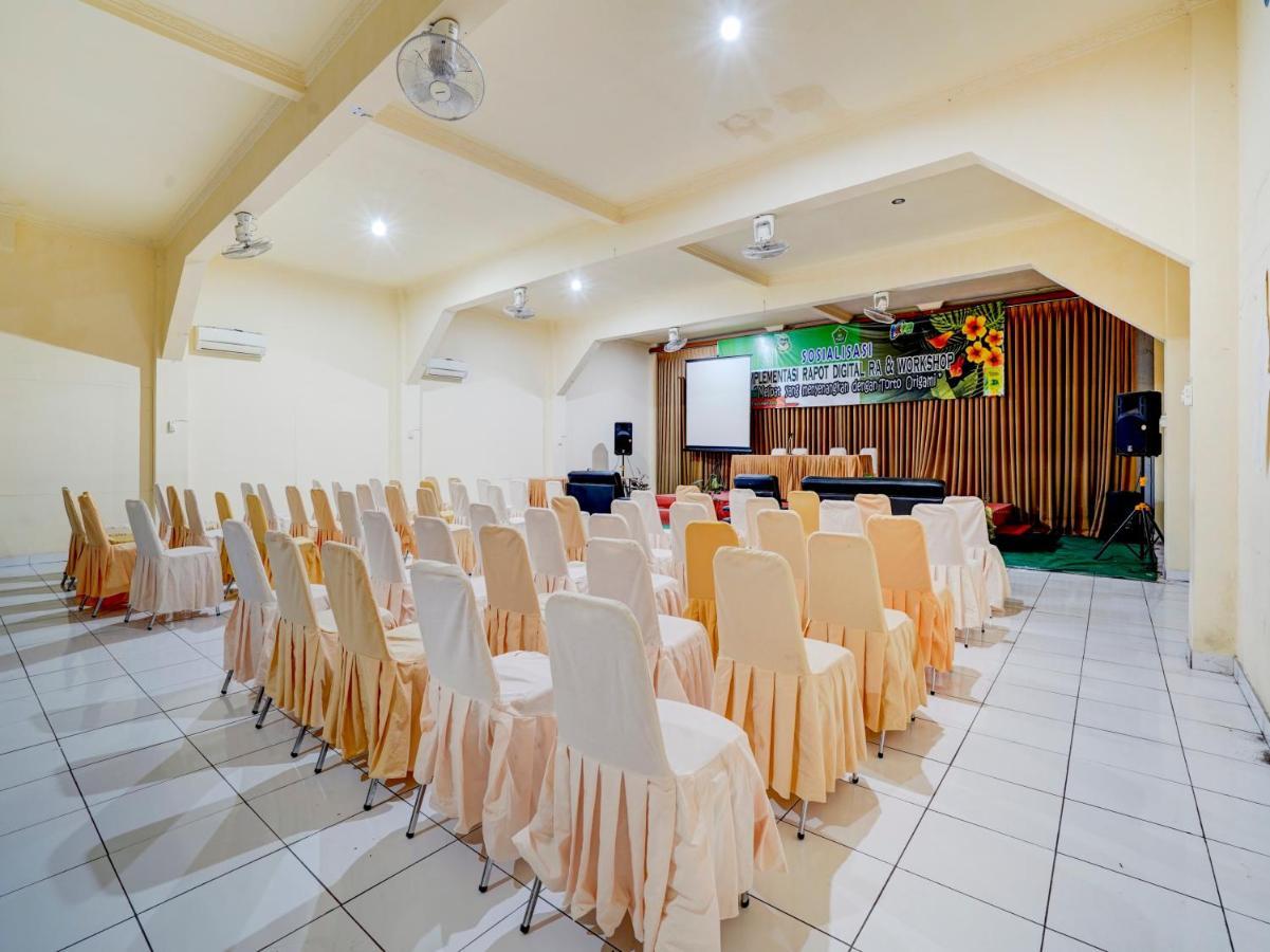 Super Oyo 90118 Hotel Diamond Syariah Субанг Экстерьер фото