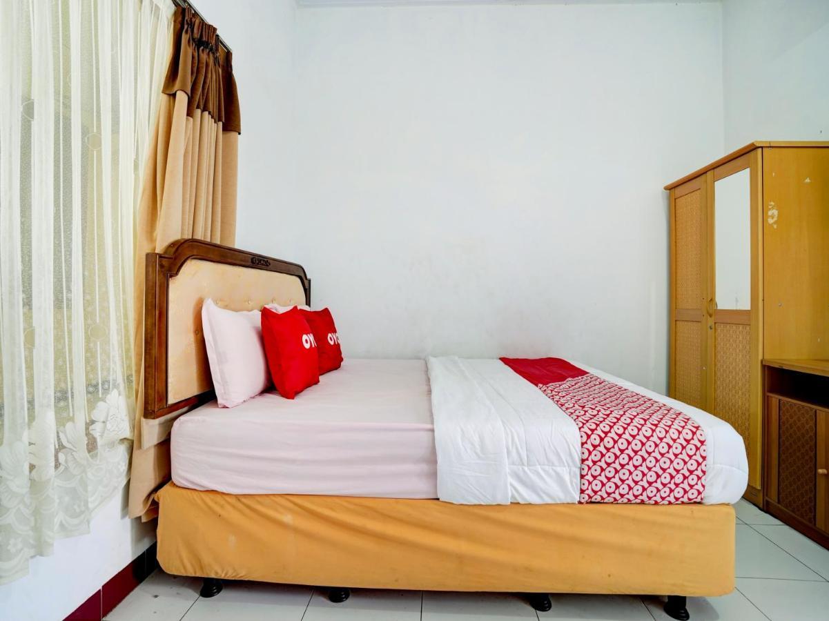 Super Oyo 90118 Hotel Diamond Syariah Субанг Экстерьер фото