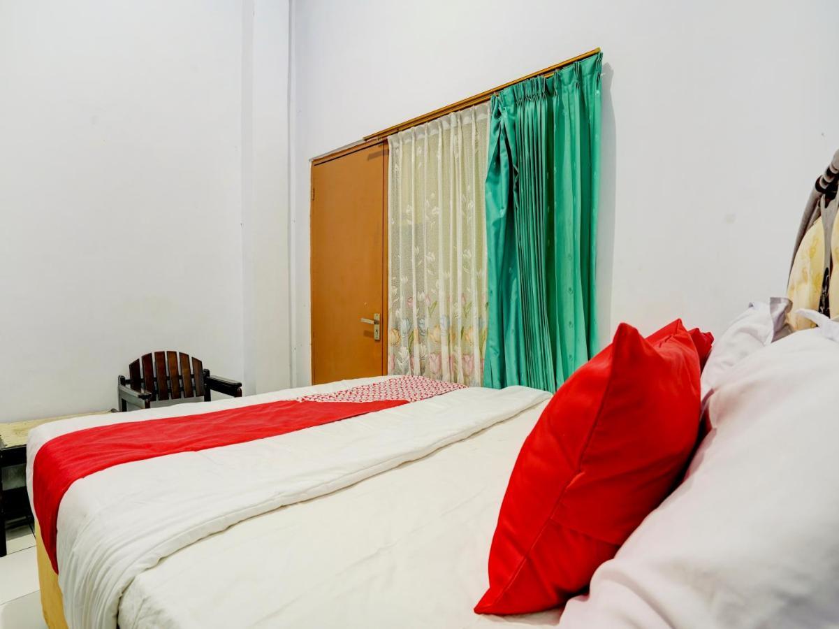 Super Oyo 90118 Hotel Diamond Syariah Субанг Экстерьер фото