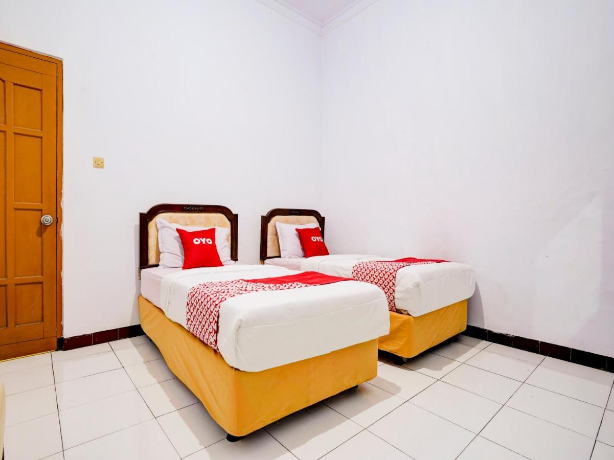 Super Oyo 90118 Hotel Diamond Syariah Субанг Экстерьер фото