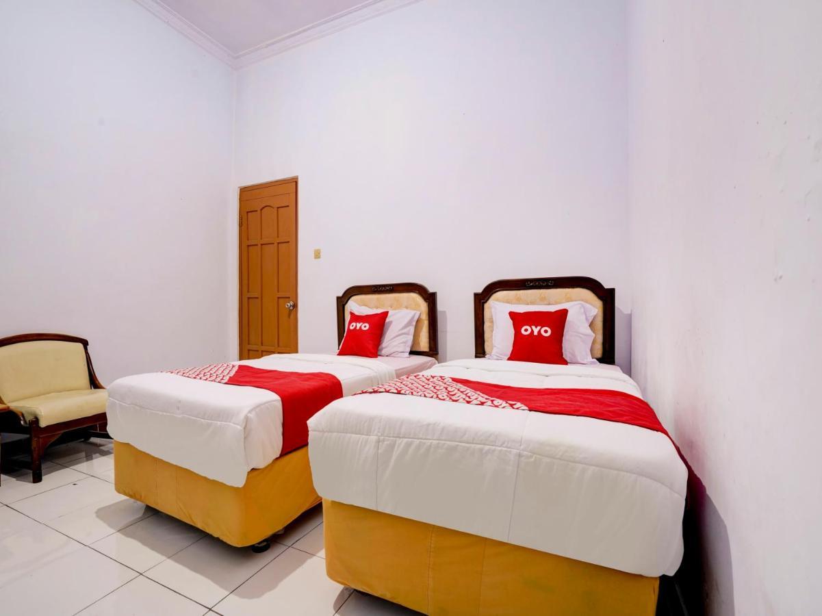 Super Oyo 90118 Hotel Diamond Syariah Субанг Экстерьер фото
