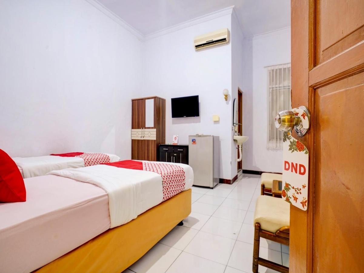 Super Oyo 90118 Hotel Diamond Syariah Субанг Экстерьер фото