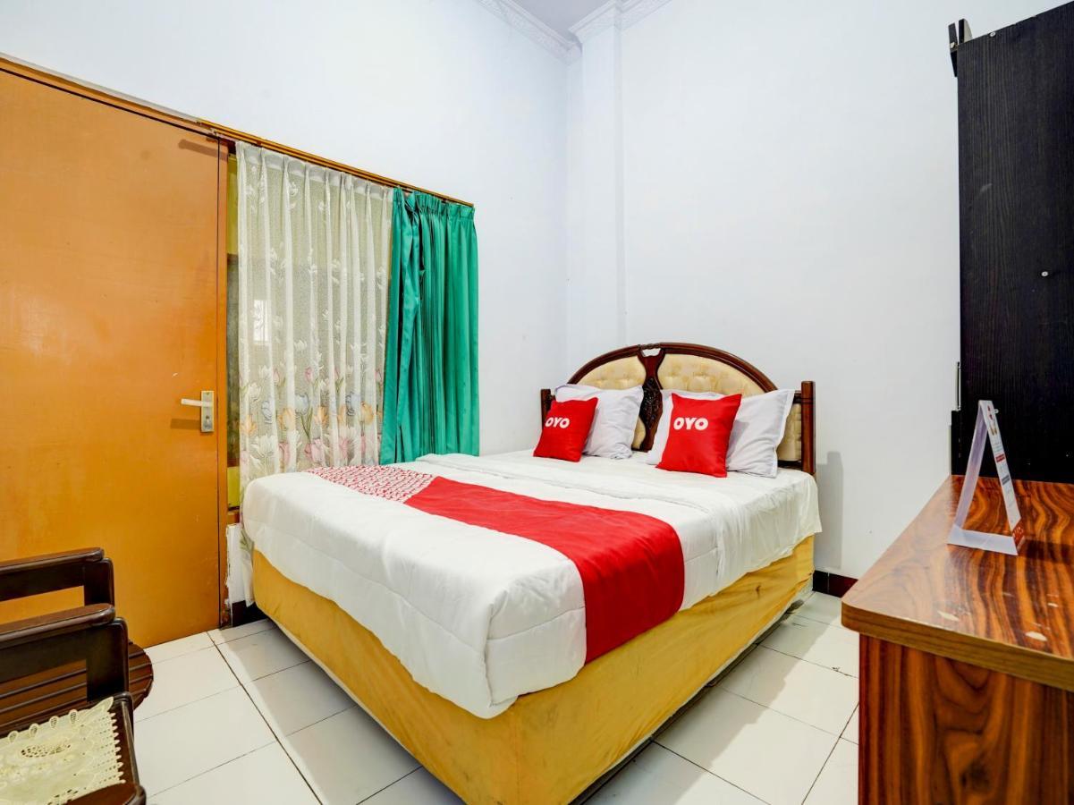 Super Oyo 90118 Hotel Diamond Syariah Субанг Экстерьер фото