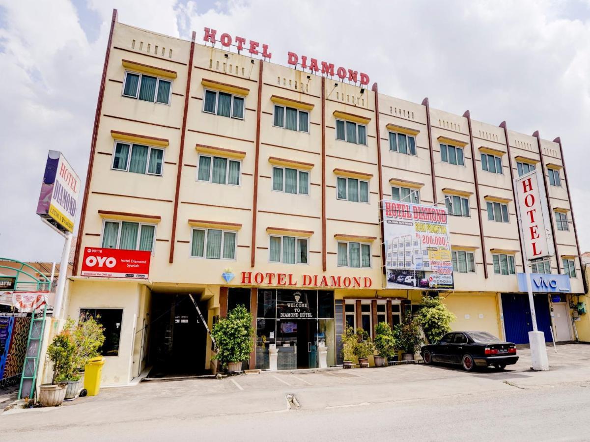 Super Oyo 90118 Hotel Diamond Syariah Субанг Экстерьер фото