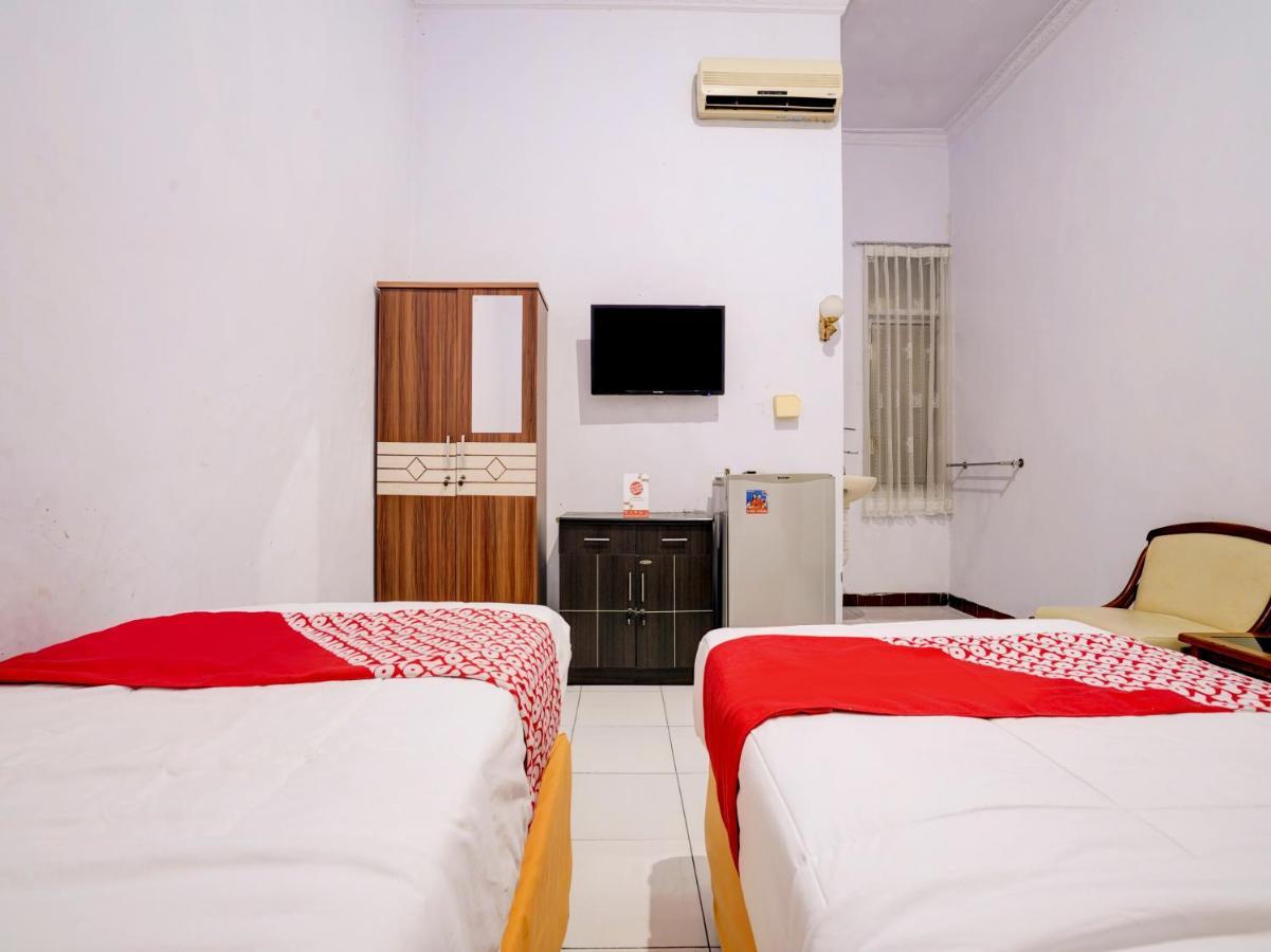 Super Oyo 90118 Hotel Diamond Syariah Субанг Экстерьер фото