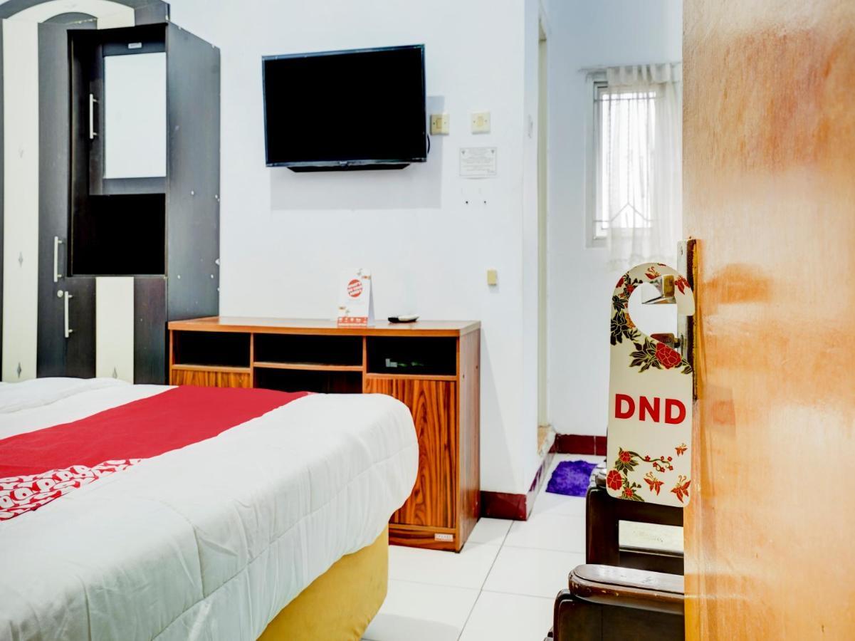 Super Oyo 90118 Hotel Diamond Syariah Субанг Экстерьер фото