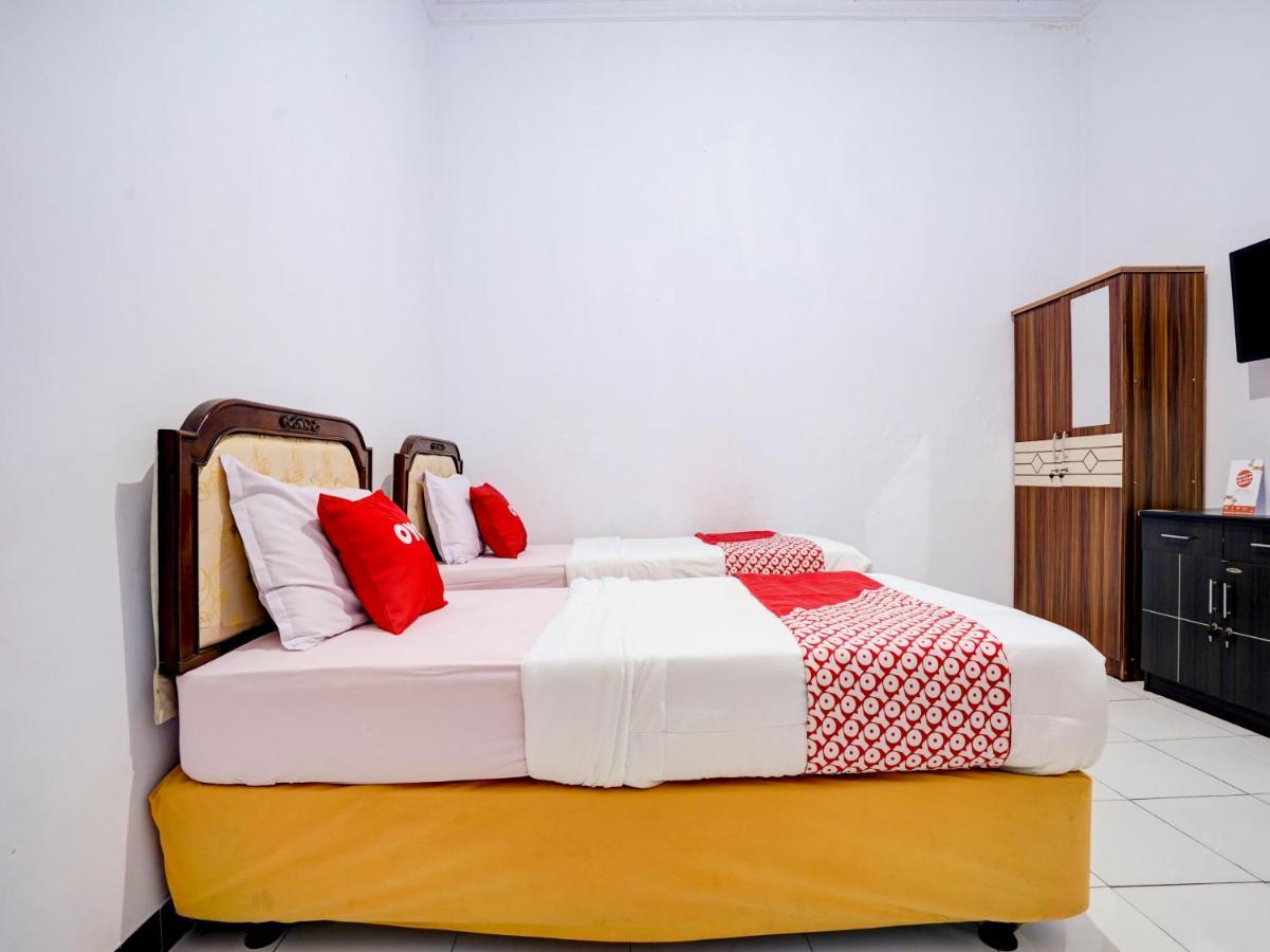 Super Oyo 90118 Hotel Diamond Syariah Субанг Экстерьер фото