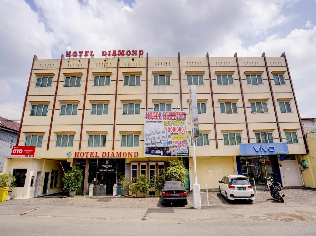 Super Oyo 90118 Hotel Diamond Syariah Субанг Экстерьер фото